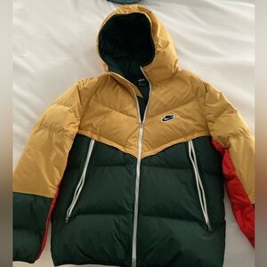 Nike Men’s Down Puffer Jacket - size large
